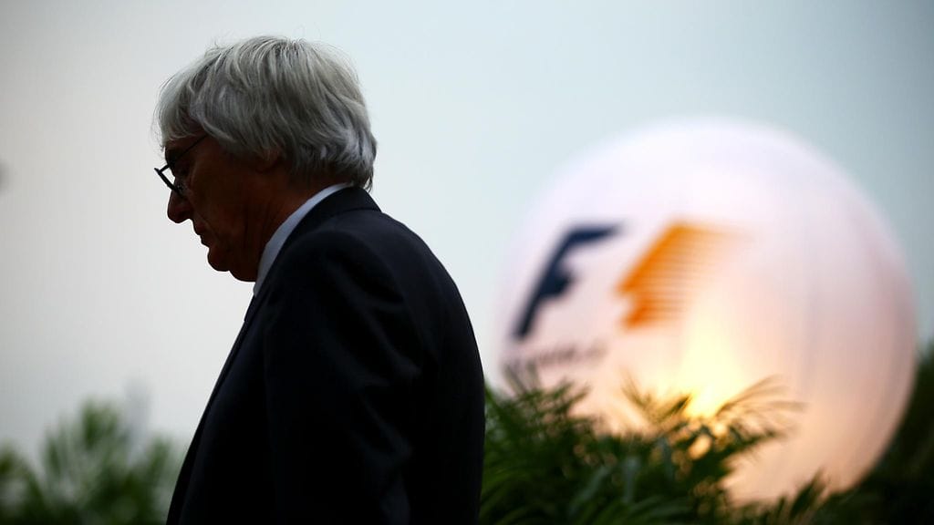 Bernie Ecclestone jää sivuun F1-johtotehtävistä.