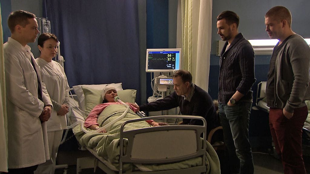 Salatut elämät - Paula, Lasse, Jiri ja Joonatan (Johanna Nurmimaa, Timo Jurkka, Mikko Parikka ja Markku Pulli).