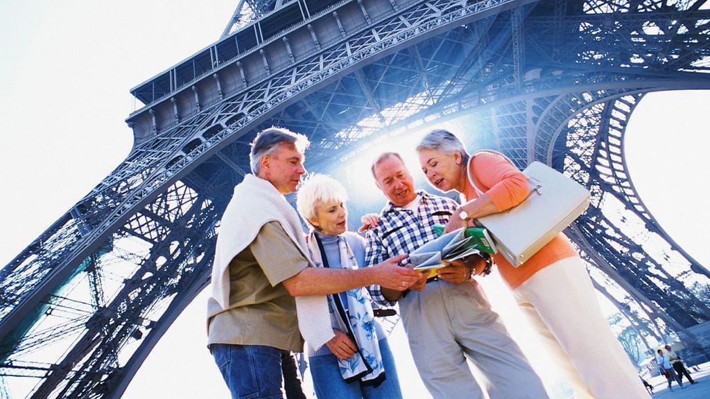 Kyselyn mukaan suomalaiset kuluttavat mieluusti matkailuun. Kuvituskuva.