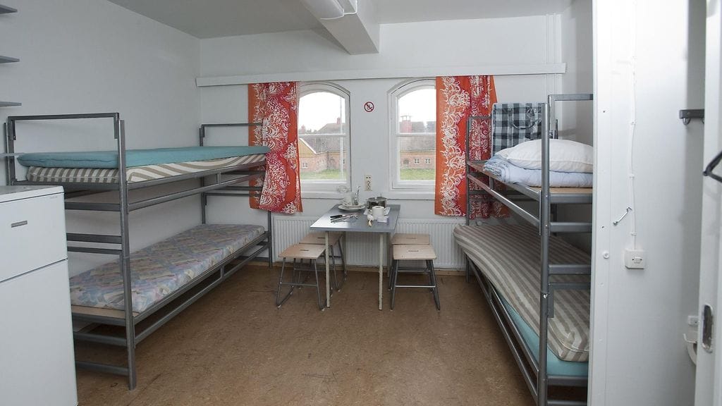 Majoitustila Konnunsuon vastaanottokeskuksessa .