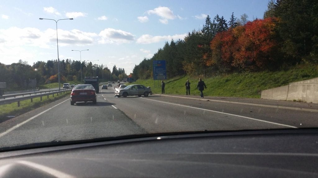 Kuka on syyllinen, mitä tapahtui? Välillä auton kameraan voi tallentua yllättäviä ja tärkeitä asioita. Kuvituskuva.