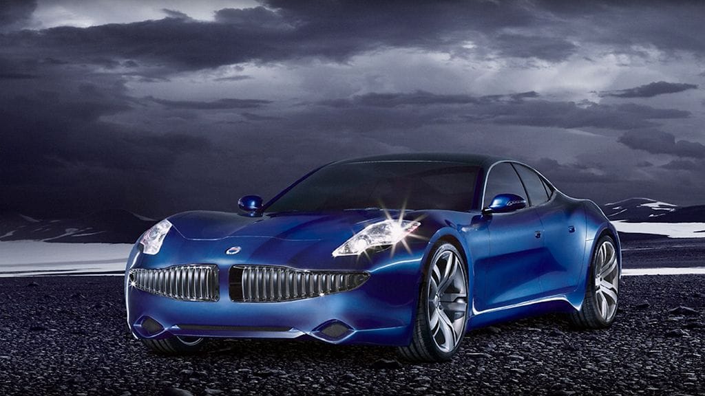 Fisker Karma on hulppean näköinen sporttiauto.