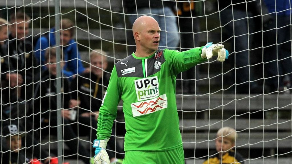 Henri Sillanpää on isossa roolissa VPS:n maalilla.