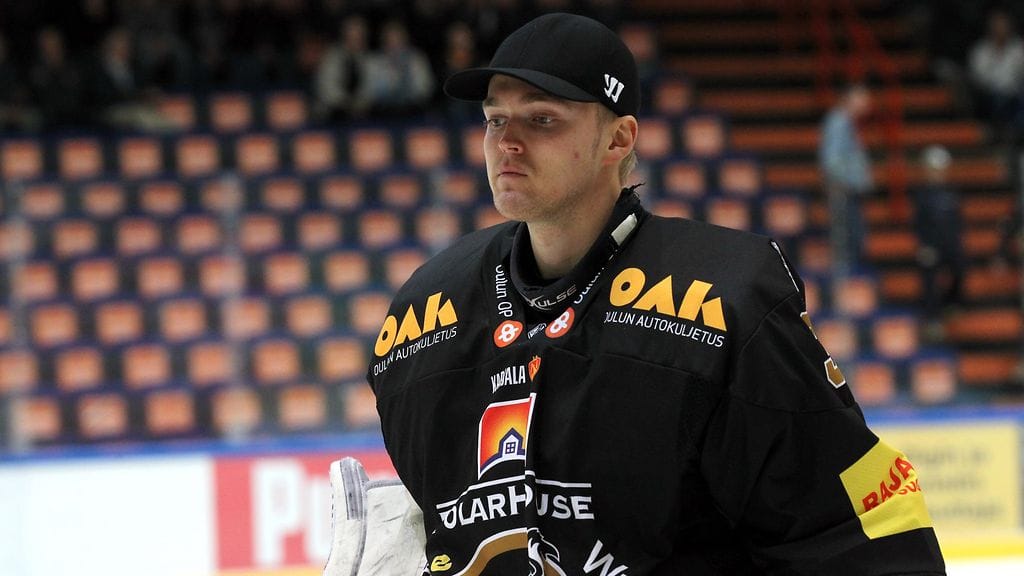 Iiro Tarkki Kärppien paidassa