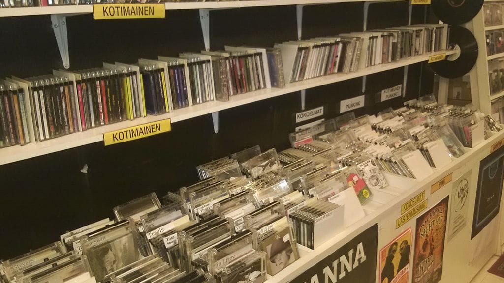 Levykauppa Äx:n työntekijän työsuhde päädyttiin purkamaan rasismikytköksien vuoksi. Kuvituskuva.