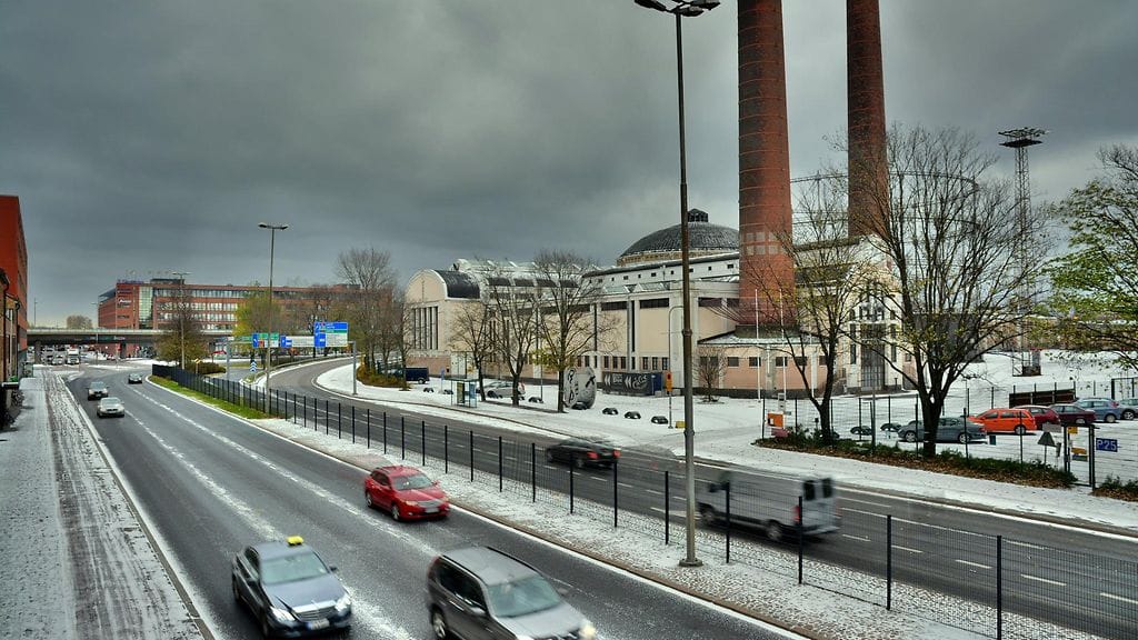 Lumikuurot toivat Helsinkiin ohuen lumipeitteen 23. lokakuuta 2014.