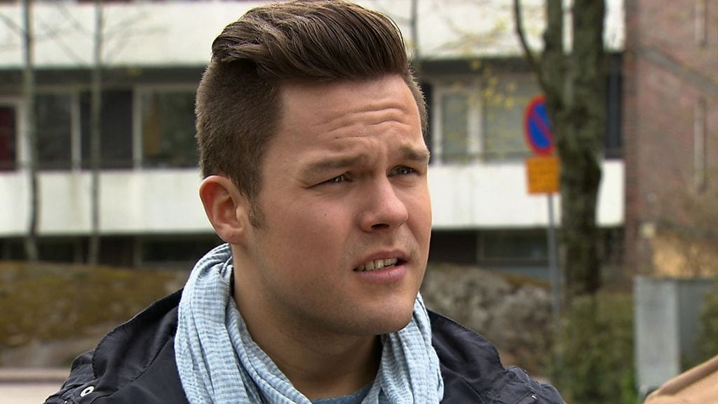 Salatut elämät - Lari (Ronny Roslöf).