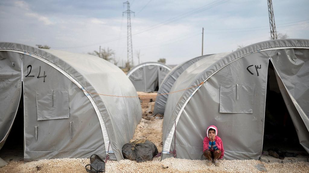 Ainakin 30 000 ihmistä Alepposta ja sen lähialueelta on paennut leireihin Turkin vastaiselle rajalle.