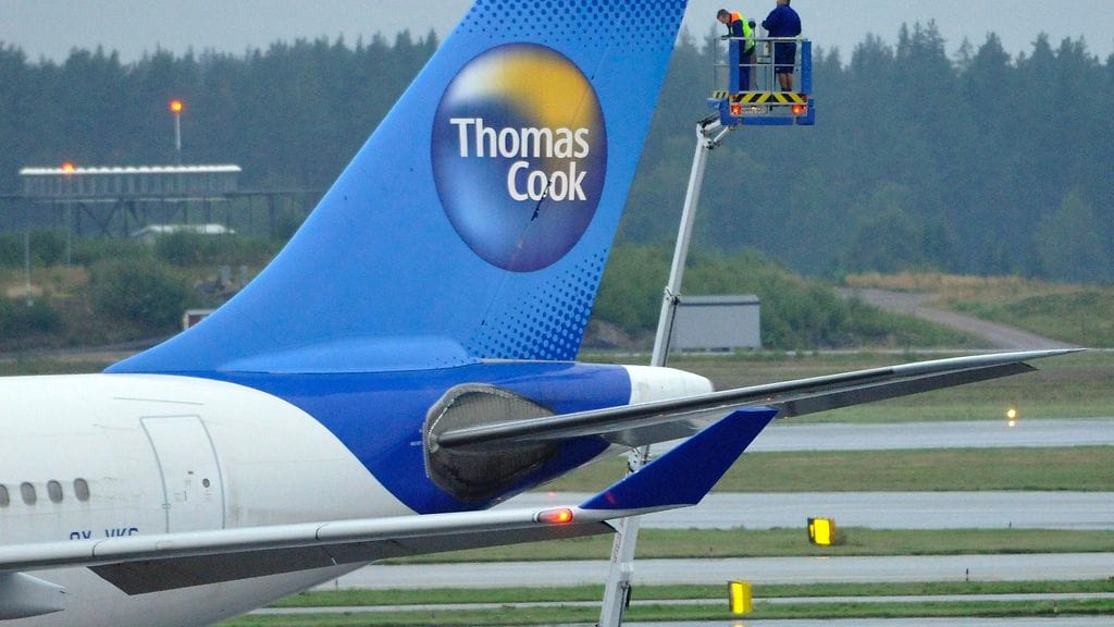 Matkakonserni Thomas Cookin osakkeet ovat romahtaneet Lontoon pörssissä.