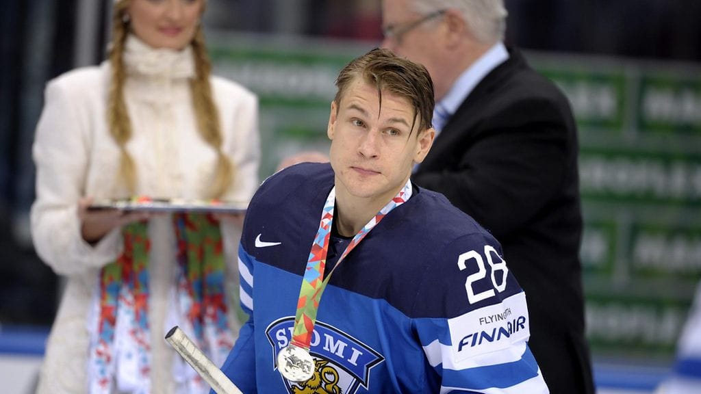 Jyri Marttinen MM-hopeamitali kaulassa