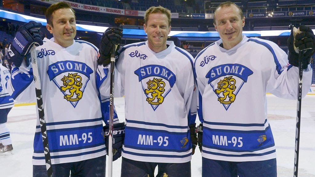 Ville Peltonen, Saku Koivu ja Jere Lehtinen pelasivat pitkästä aikaa yhdessä.