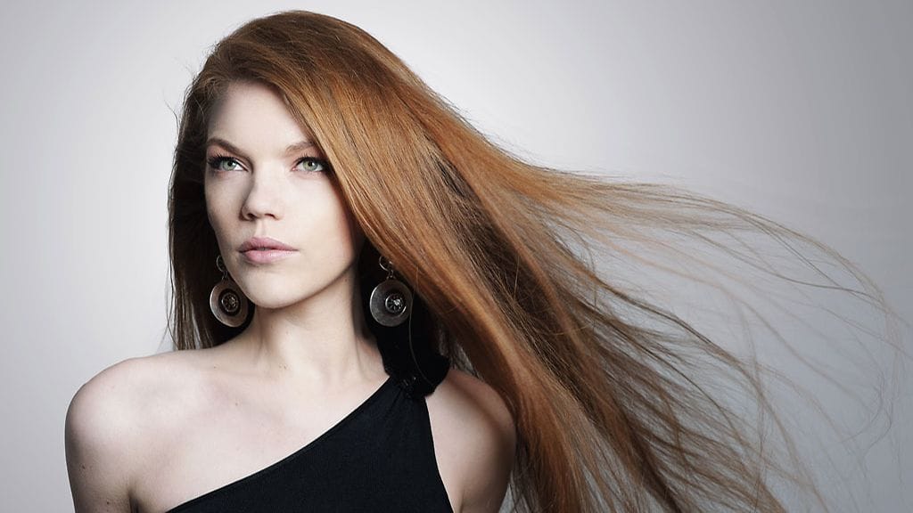 Talvipakkasten myötä monet pitkähiuksiset kärsivät sähköisistä hiuksista.