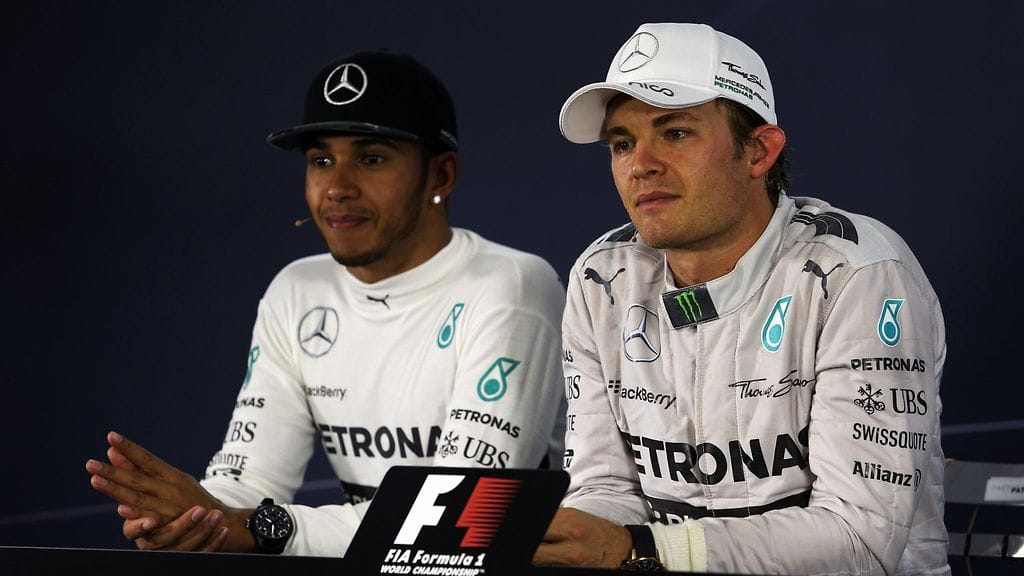 Lewis Hamilton ja Nico Rosberg taistelevat kuljettajien MM-voitosta historian ensimmäisessä tuplapistekisassa.