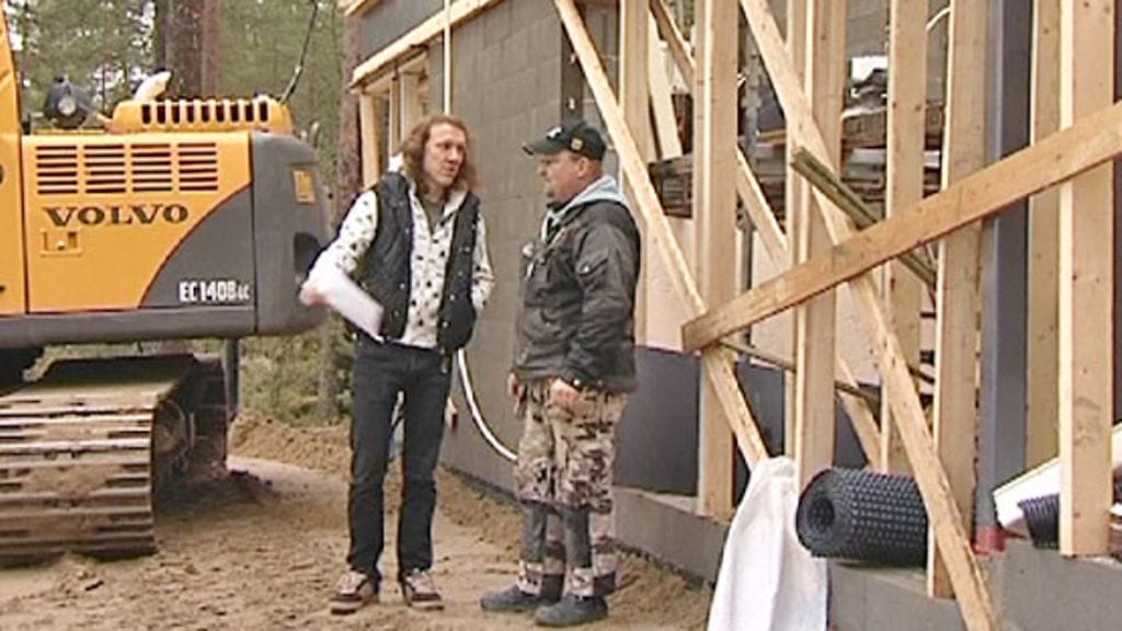 Sipe Santapukki uudisrakennuksen työmaalla Heinolassa syksyllä 2009.