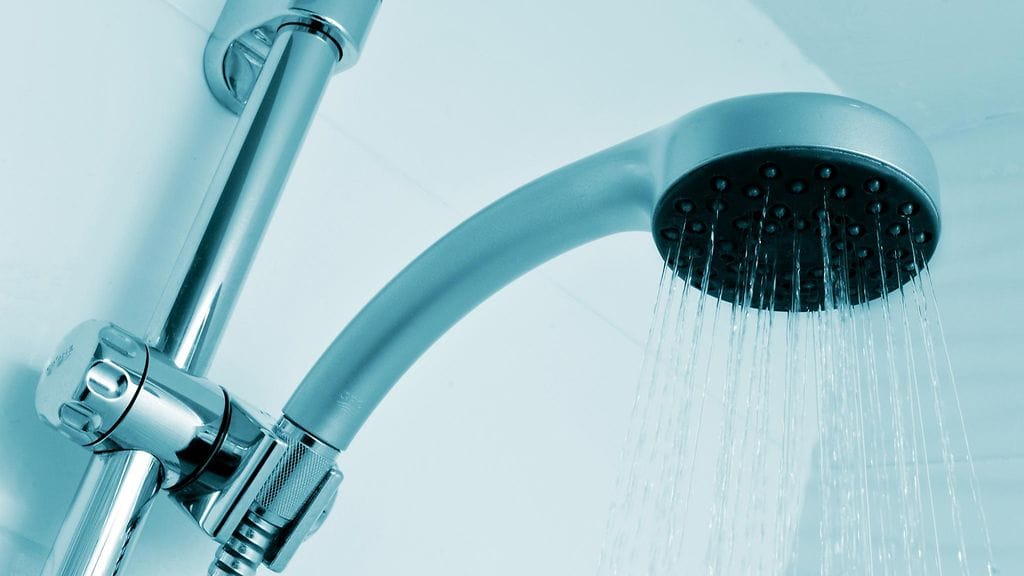 Lämmin vesi voi olla todellinen sähkön piilokuluttaja.