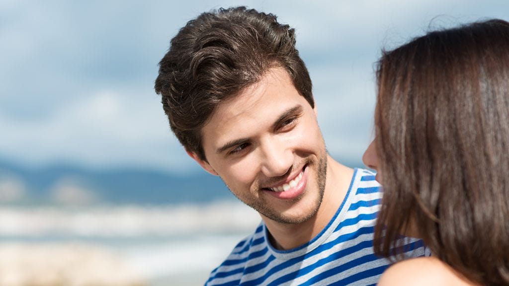 Etkö anna kenellekään mahdollisuutta tutustua sinuun?