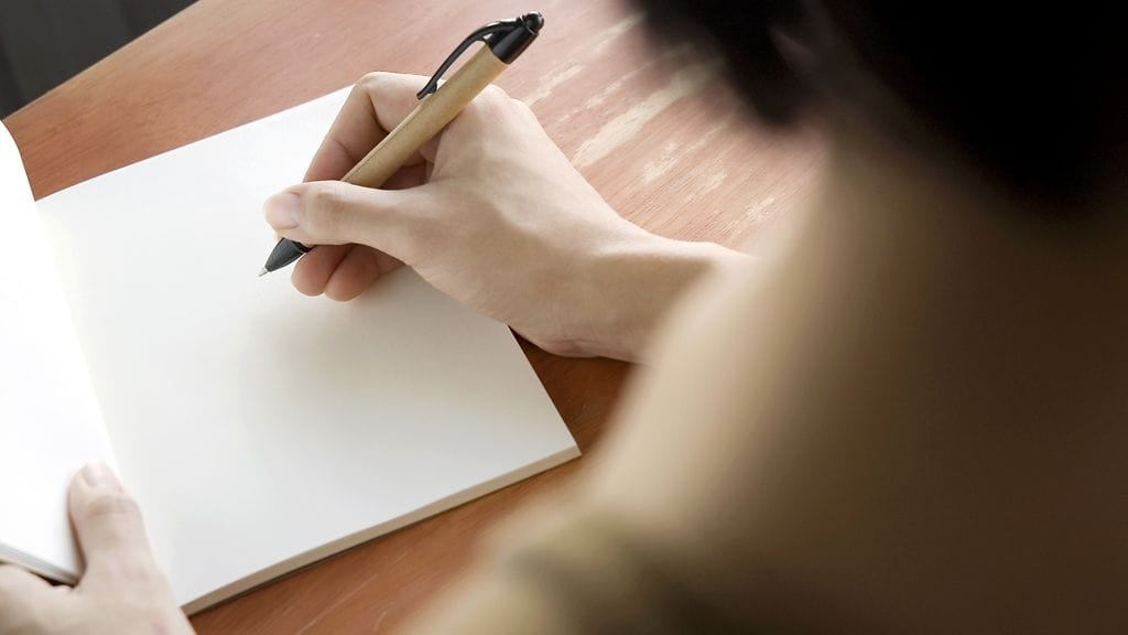 Aloita puhtaalta pöydältä ja kirjoita haaveesi ylös.