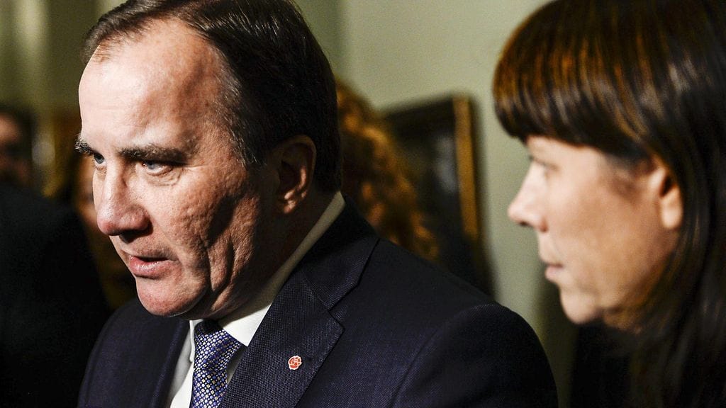 Ruotsin pääministeri Stefan Löfvenin (vasemmalla) koolle kutsuman korkean tason kokoontumisen syynä ovat viimeaikaiset ampumiset.