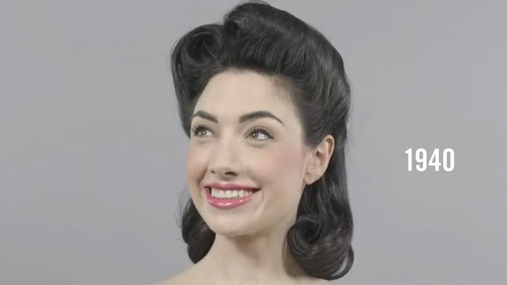 Videolla demonstroidaan hiustyylejä vuosien varrelta.