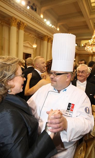 Keittiömestarit tanssahtelivat Linnan juhlissa 2007