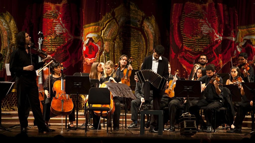 Tango-orkesteri Teatro Colón -teatterissa Buenos Airesissa.