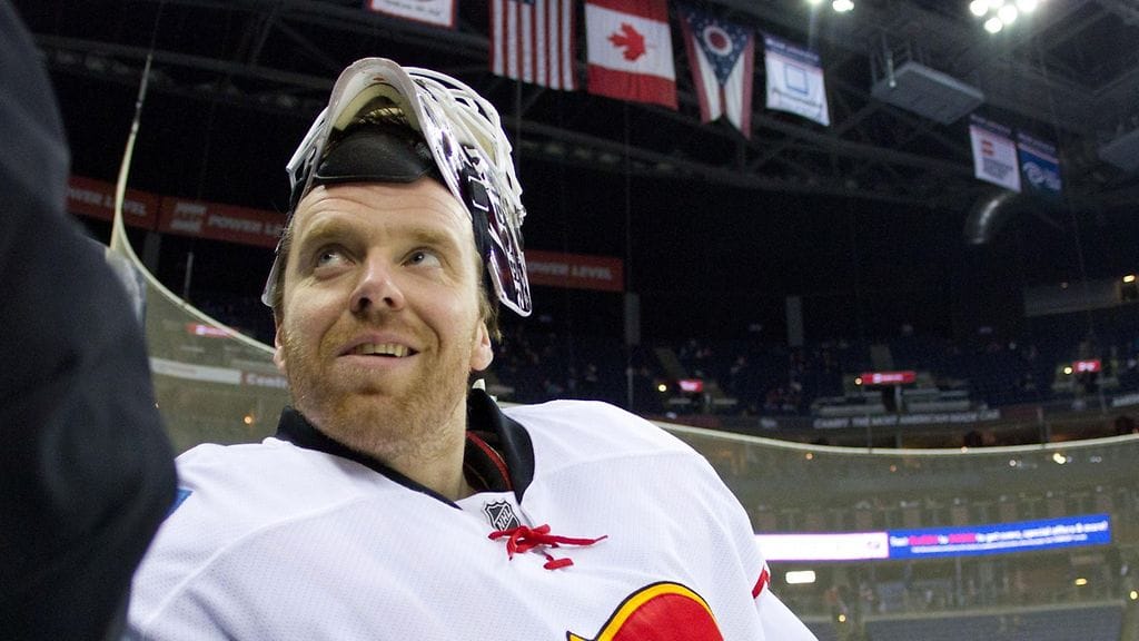 Miikka Kiprusoff ja tuttu virne naamalla. Turkulaisen suurtekoja ei ole unohdettu Kanadassa.