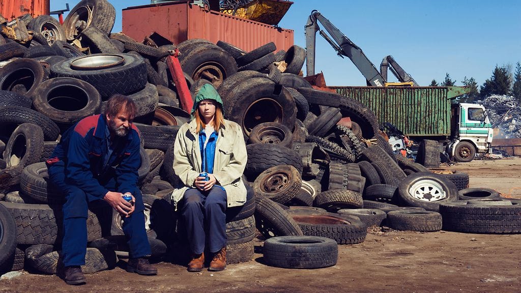 Kai Lehtinen Saken roolissa elokuvassa Päin seinää. (1)