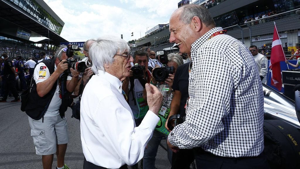 Bernie Ecclestone ja Ron Dennis Itävallan GP:ssä kesäkuussa.