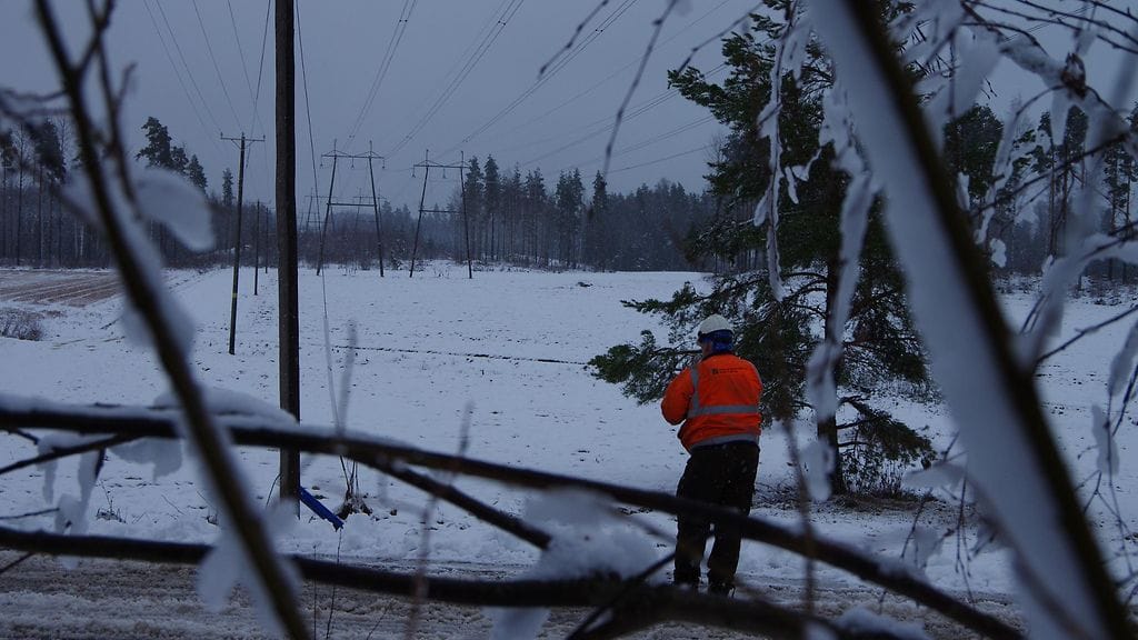 Laajoilta sähkökatkoilta on toistaiseksi vältytty sähköyhtiöiden ennakkovaroituksista huolimatta. Kuva: Aaro Kajaste