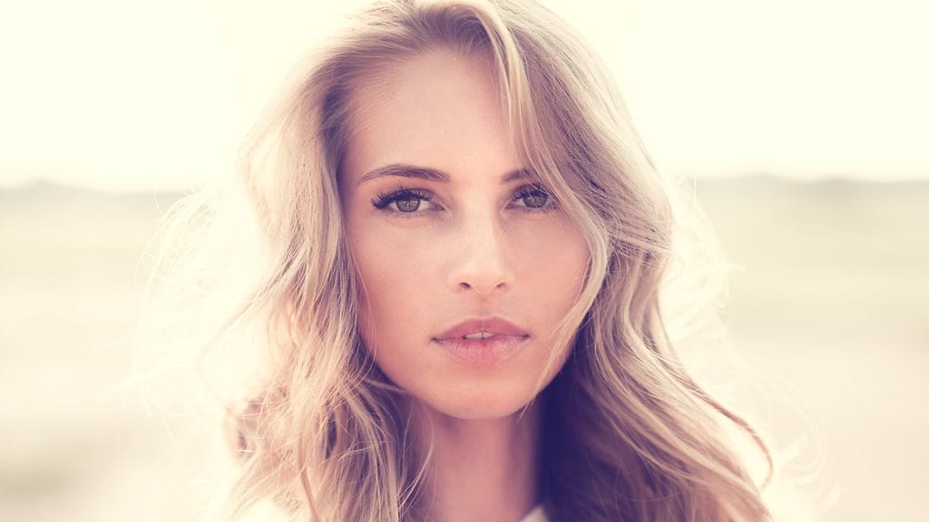 Itsevarma-nainen-sytyttää-miehen