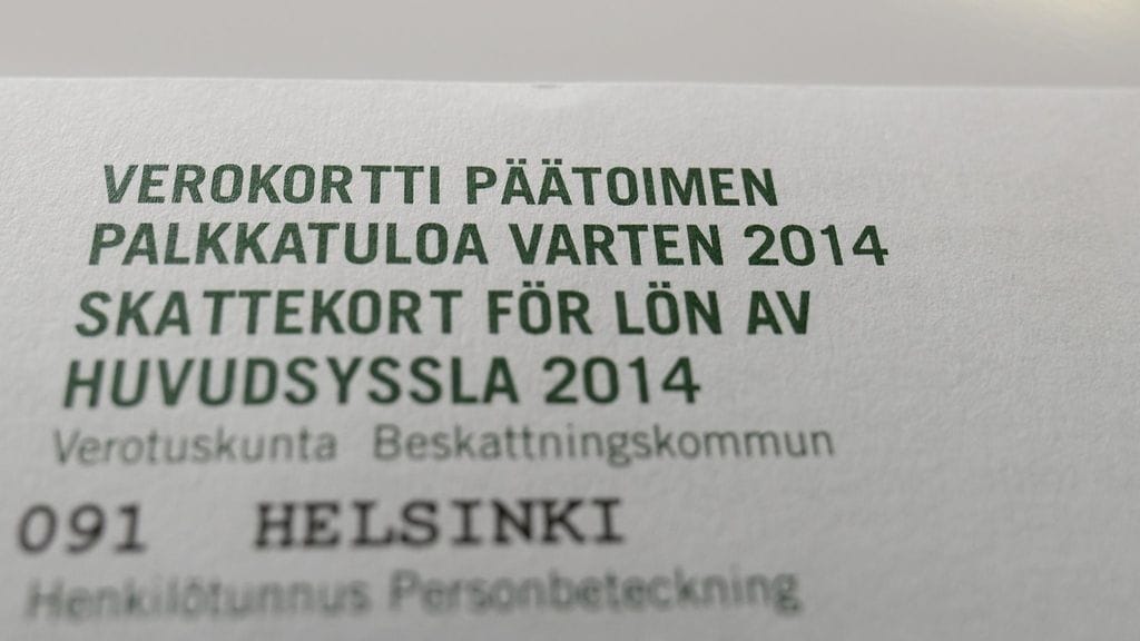 Verohallinto postittaa verokortin automaattisesti 4,6 miljoonalle asiakkaalle kotiin. Veroprosentin perusteena olevat tulot ja vähennykset kannattaa tarkistaa ja pyytää tarvittaessa muutosverokorttia.