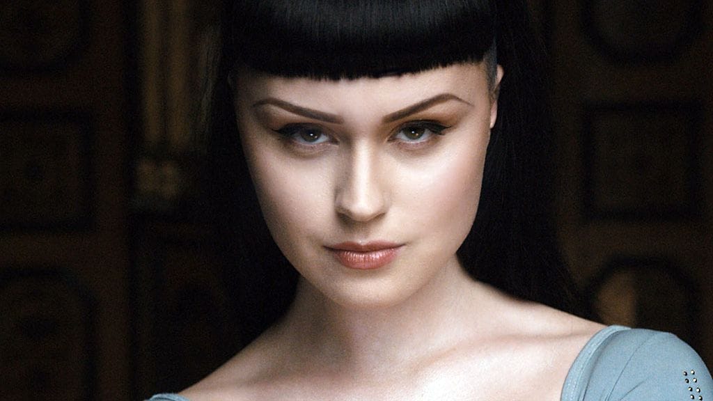 Viktoria Modesta on noussut hetkessä suureen suosioon.