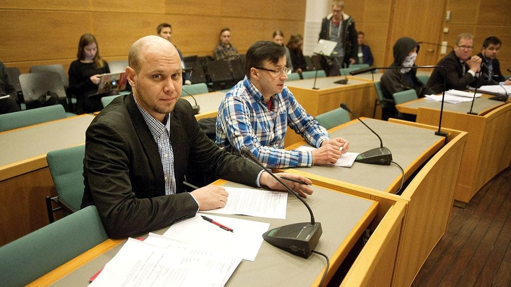 27873267 Jyväskylän kirjastopuukotus