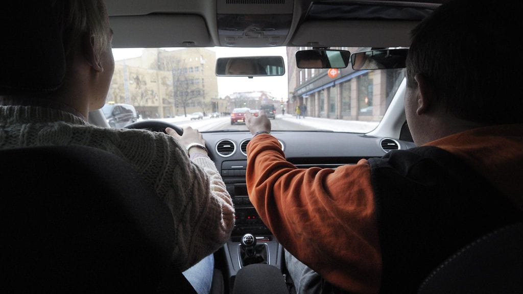 Ajokortin voi jatkossa saada nykyistä halvemmalla, sillä B-luokan kortin suorittaminen on esimerkiksi muuttumassa yksivaiheiseksi.