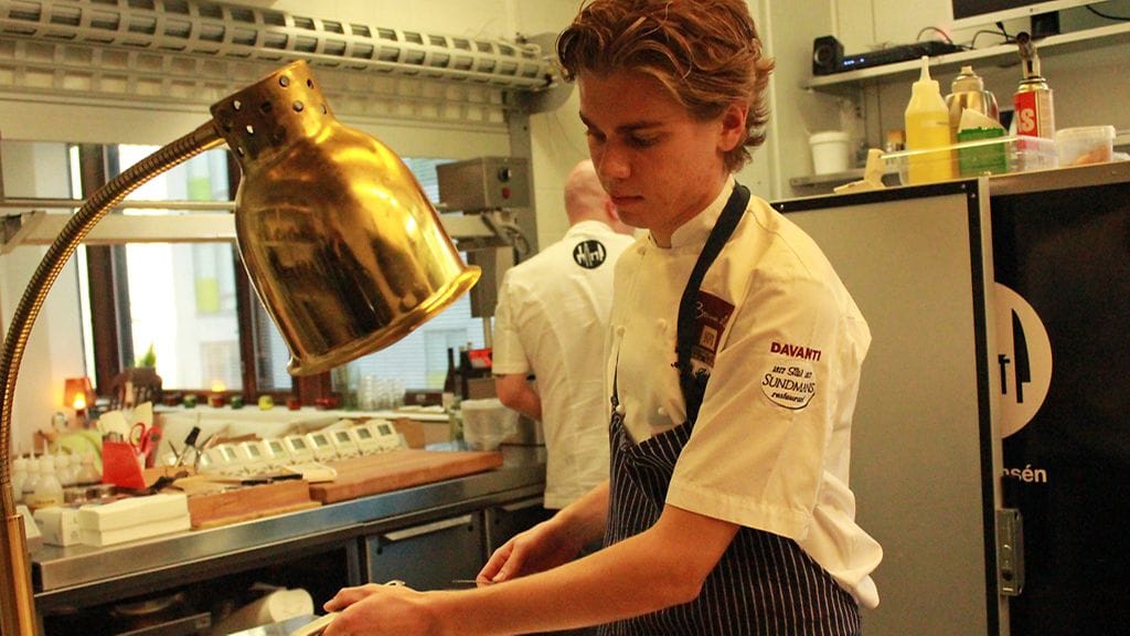 Antti Lukkari osallistui vuonna 2015 Bocuse d’Or -kilpailuihin huippukokki Matti Jämsenin avustajana.