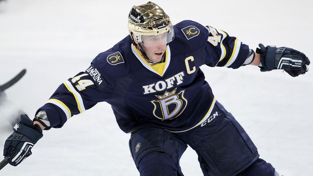 Kim Hirschovits Bluesin paidassa.