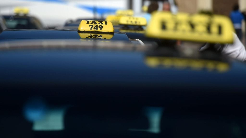 Julkisuudessa kerrottiin eilen, että Berner olisi avaamassa taksiliikenteen kilpailulle.