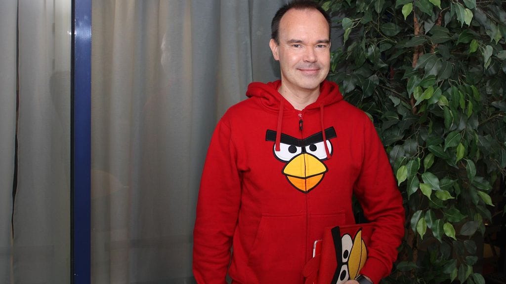 Peter Vesterbacka kulkee lähes aina tutussa hupparissa.