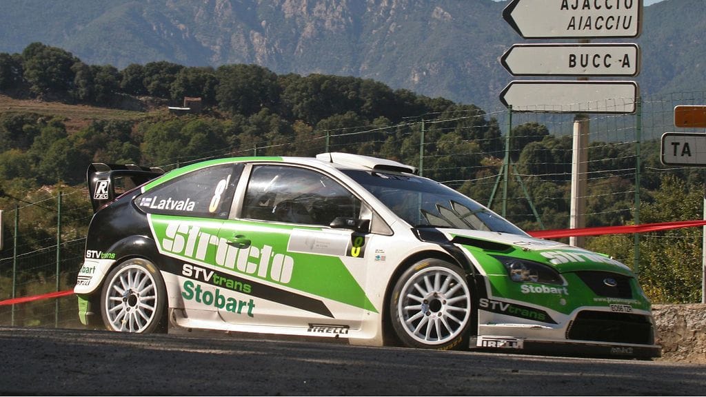 Jari-Matti Latvala ajaa Korsikan rallissa vuonna 2008.