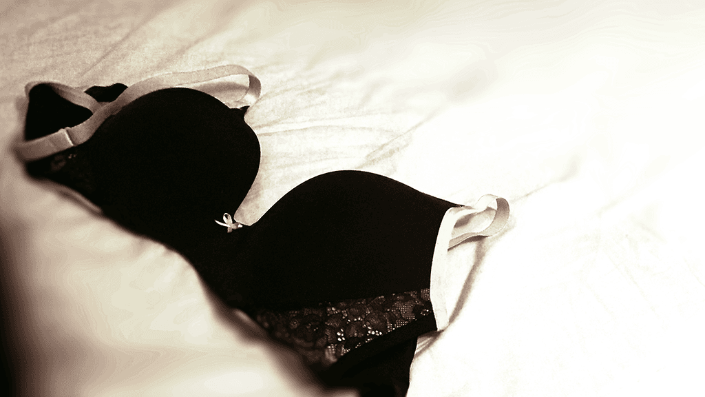 Poliisi pitää yhteyttä seksityön tekijöihin.