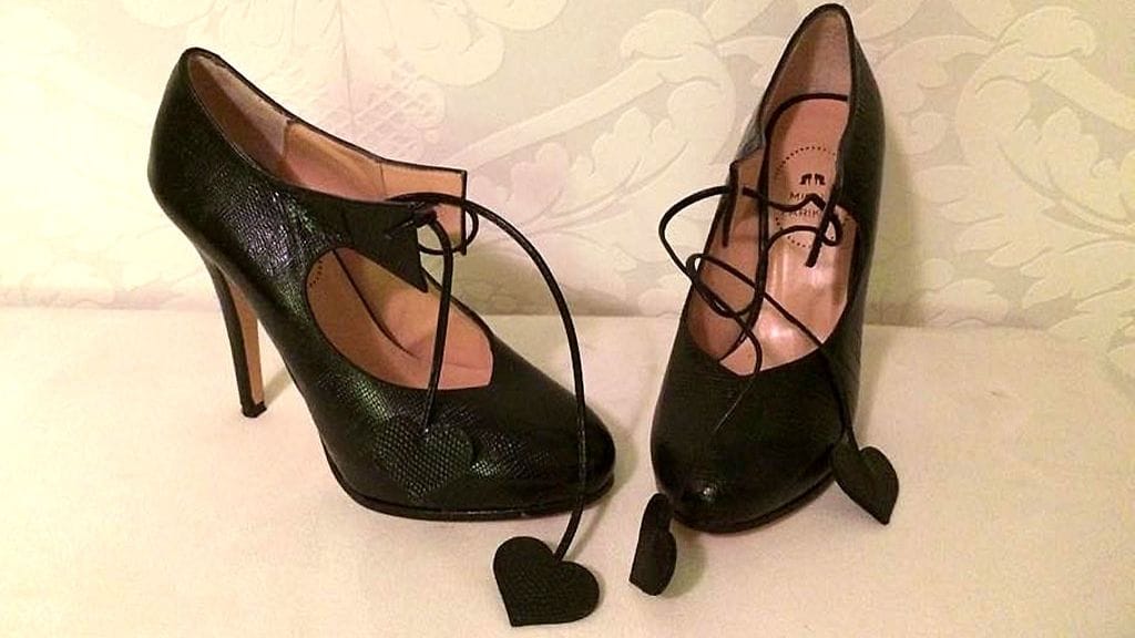 Toimittajamme osti vastikään Minna Parikan kengät ulkomailta. Mutta ovatko ne aidot?