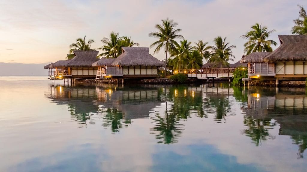 Bungaloweja. Moorea, Ranskan Polynesia