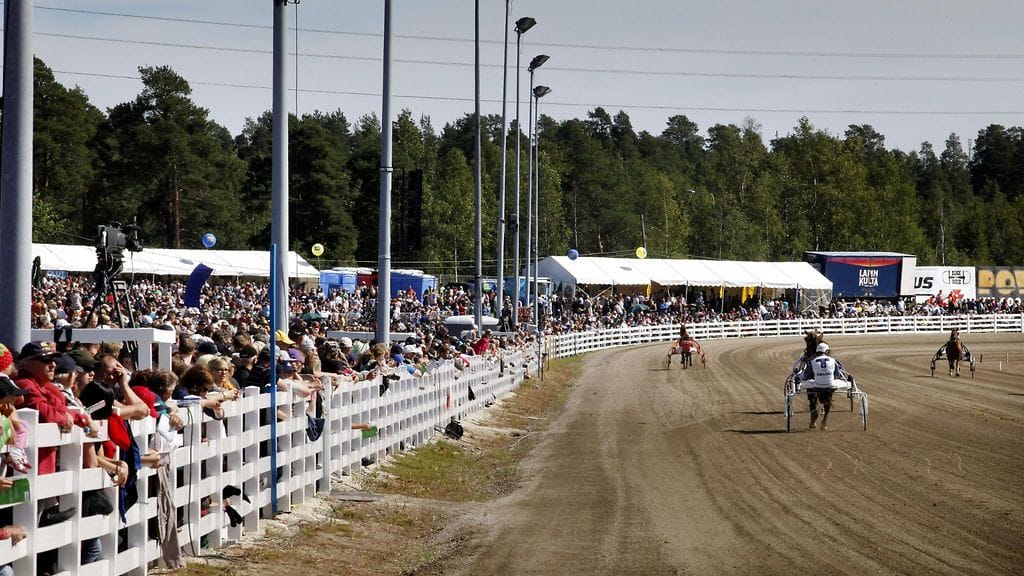 Mignight Hour saa näyttää kyntensä tänään Äimäraution kaviouralla.