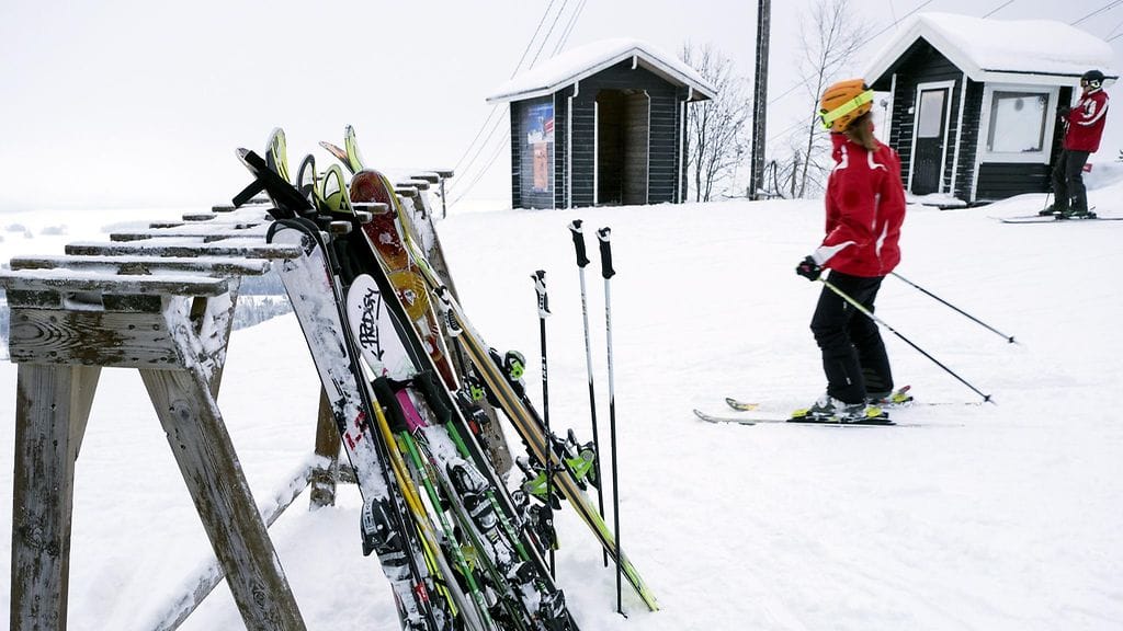 Muista, että laskettelurinteessä takaa tuleva väistää aina!
