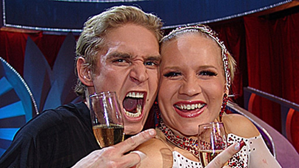 Voittajat Mariko Pajalahti ja Aleksi Seppänen. (Kuva: MTV3)