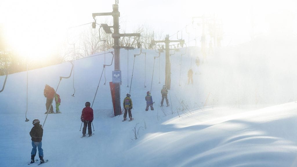 Hiihtolomalla voi suunnata vaikka laskettelurinteeseen.