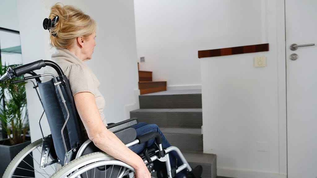 "Onko pyörätuolissa istuva nainen vähemmän haluttava?" kuuluu viikon kysymys.