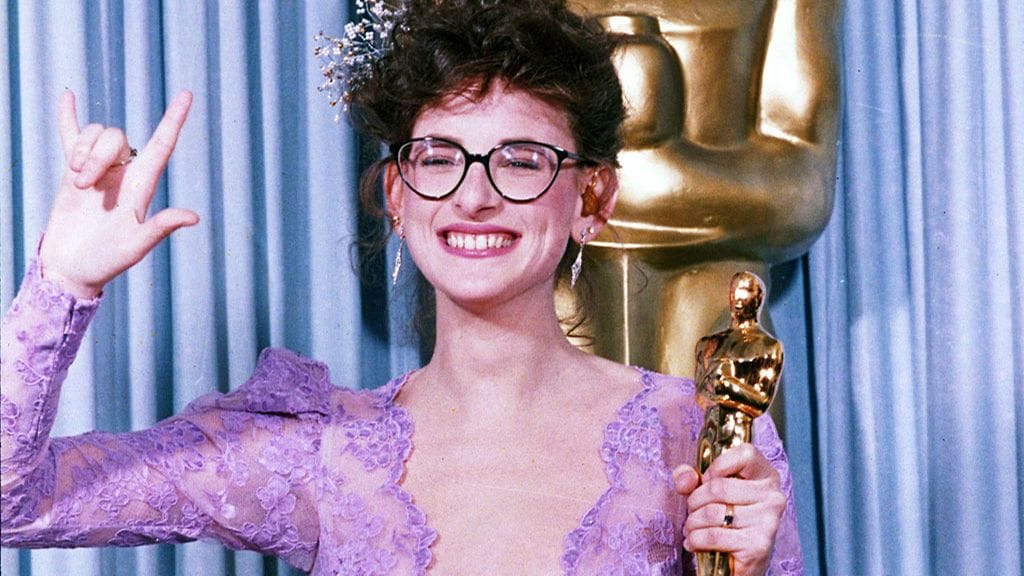 Tunnistatko, kuka onkaan kuvassa? Marlee Matlin voitti Oscarin vuonna 1987.