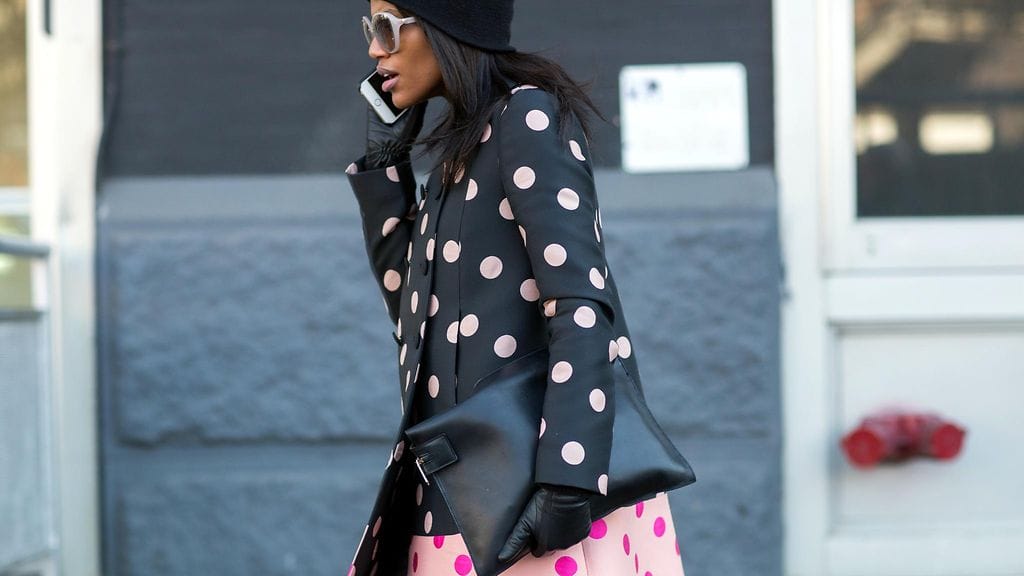 Muodikas newyorkilainen kuvattuna muotiviikoilla.