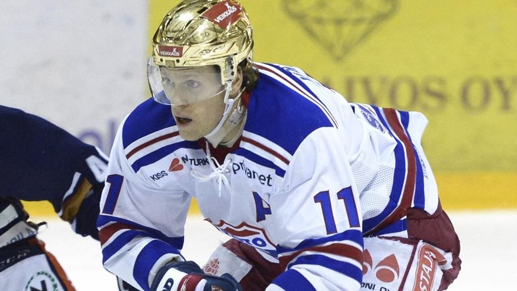 Ville Vesa Vainiola TuTon paidassa (arkistokuva).